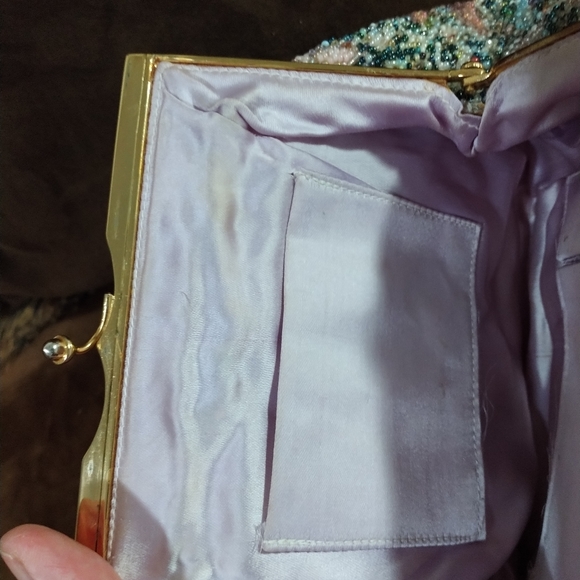 ***$OLD***Vintage Glass Beaded KissLock Handbag - Picture 10 of 17